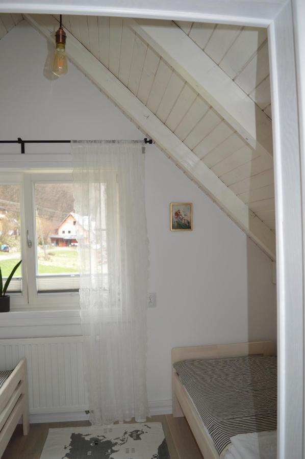 Bialy Domek Tylmanowa Extérieur photo